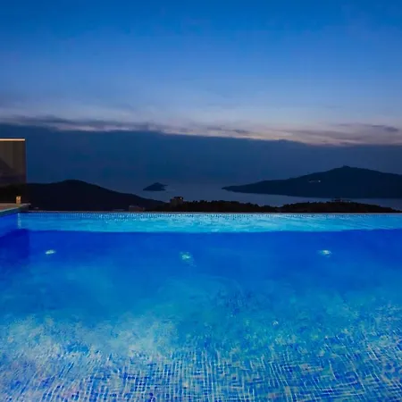 Sleeps 6 Pool Air Con Wifi