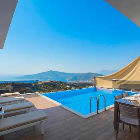 Sleeps 6 Pool Air Con Wifi וילה