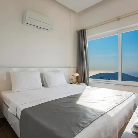 Sleeps 6 Pool Air Con Wifi *