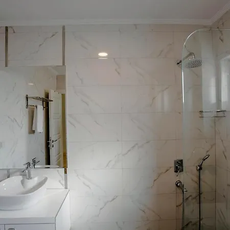 וילה Sleeps 6 Pool Air Con Wifi *