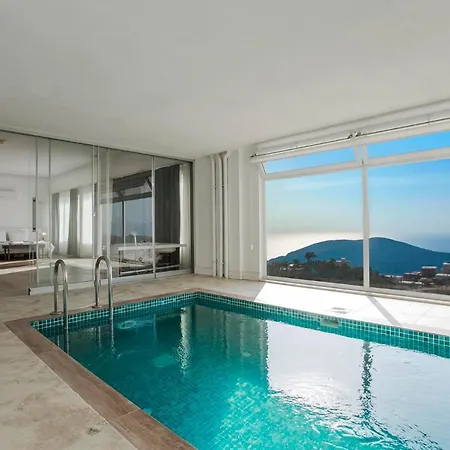 Sleeps 6 Pool Air Con Wifi וילה קלקן