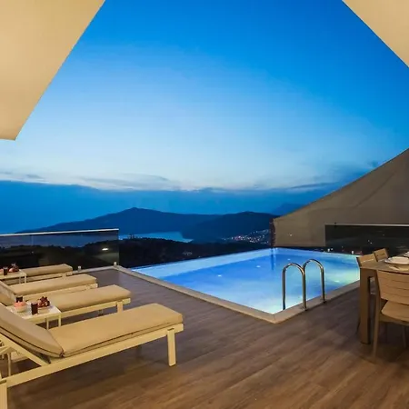 Sleeps 6 Pool Air Con Wifi