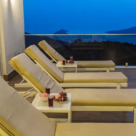 Villa Sleeps 6 Pool Air Con Wifi *